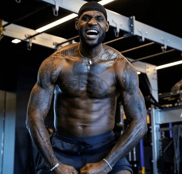 也放大了莫 也放大了莫